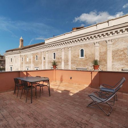 Apartment With Terrace In Via Del Pellegrino - Fromhometoローマ エクステリア 写真